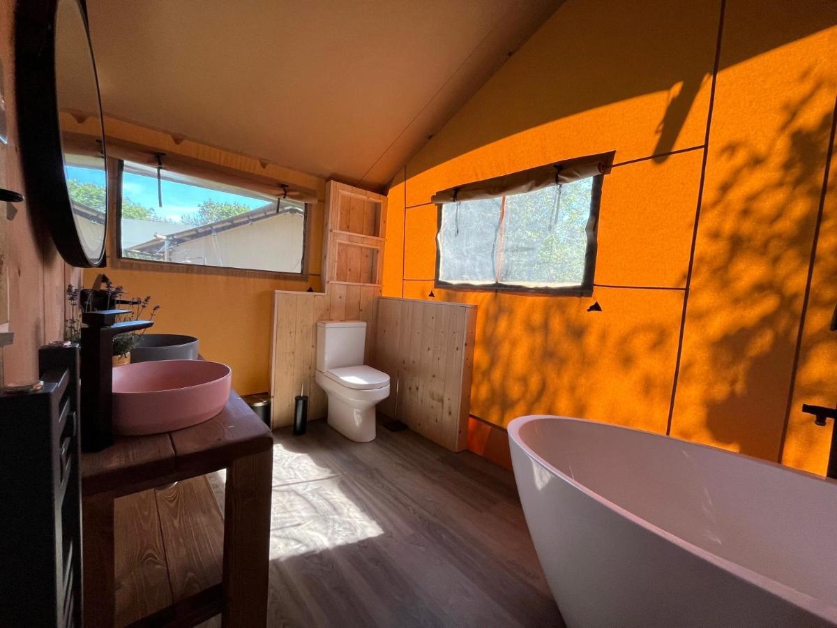 Aladdin Safari Tent Тенби Экстерьер фото