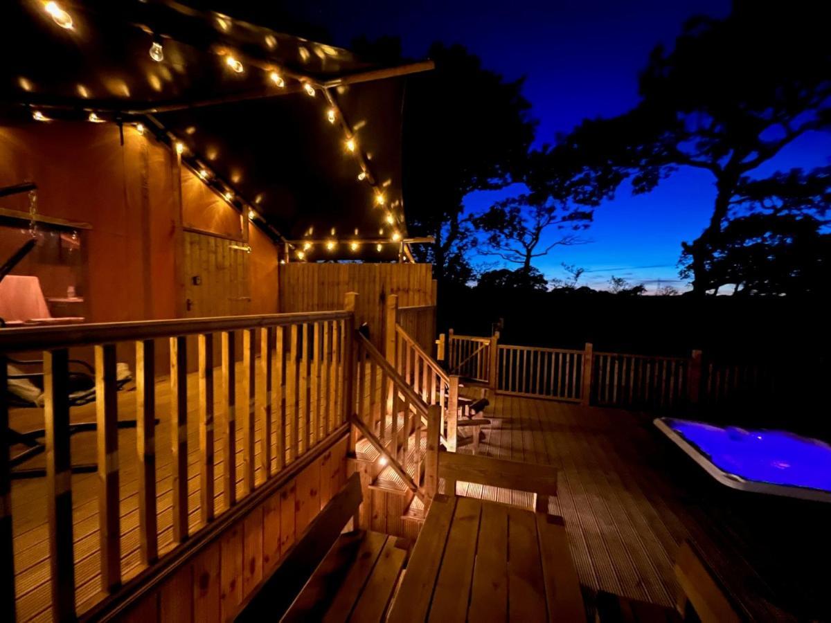 Aladdin Safari Tent Тенби Экстерьер фото